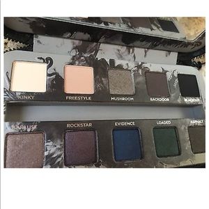 Urban decay smoked zip up pallet.